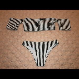 Stripes On Me Two Piece Set🖤🤍